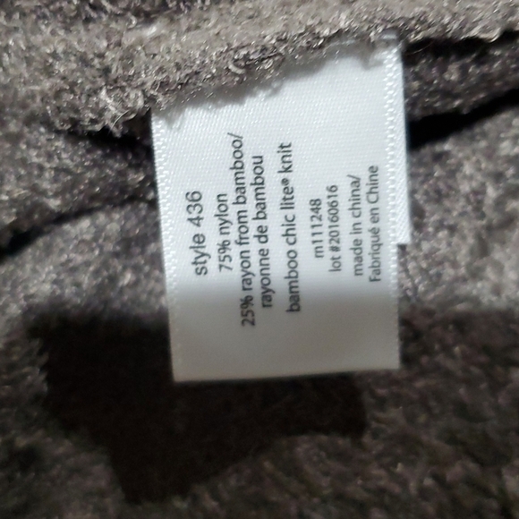 Barefoot dreams nwt bamboo chic lite calypso wrap cocoa color - Picture 8 of 8